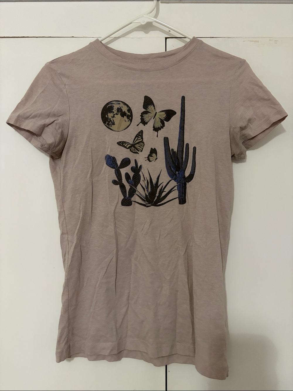 Aeropostale Mauve Short Sleeve Tee with Desert Butterfly Graphic